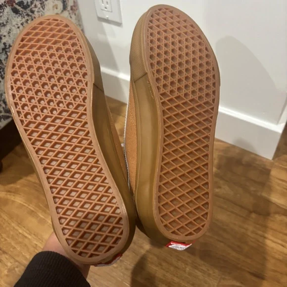 Vans Old Skool Sneakers • Men’s 10.5 • NWT - Picture 2 of 5